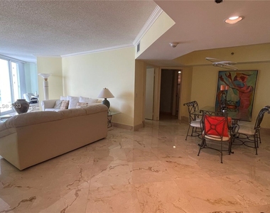 16445 Collins Ave - Photo Thumbnail 6