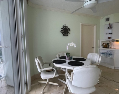 16445 Collins Ave - Photo Thumbnail 10