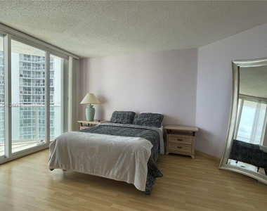 16445 Collins Ave - Photo Thumbnail 13