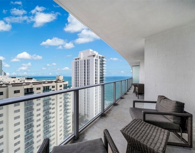 4111 S Ocean Dr - Photo Thumbnail 15