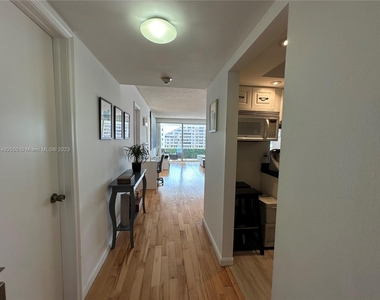 199 Ocean Lane Dr - Photo Thumbnail 20