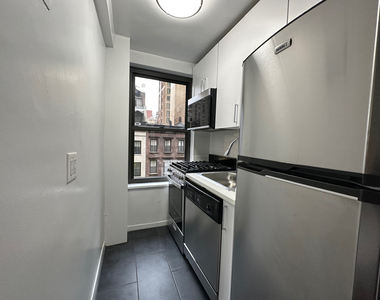 137 East 38th Street - Photo Thumbnail 9
