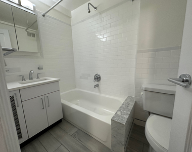 137 East 38th Street - Photo Thumbnail 5