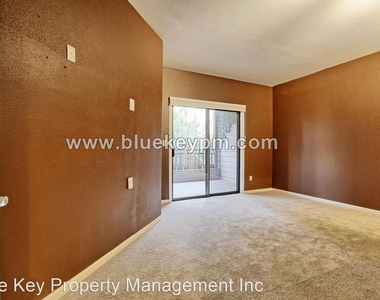 1320 Sw Hall Street #102 - Photo Thumbnail 4