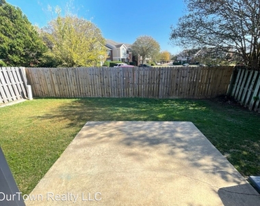 1767 Young Pointe Blvd - Photo Thumbnail 12