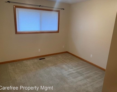 8390 Sw Godwin Court - Photo Thumbnail 12