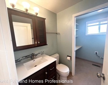 6829 Se Cora Street - Photo Thumbnail 9