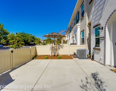 143 Avenida Chapala, Unit 102 - Photo Thumbnail 2