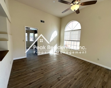 1448 Deerfield Circle - Photo Thumbnail 4