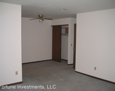 1510 Kenilworth Court - Photo Thumbnail 3