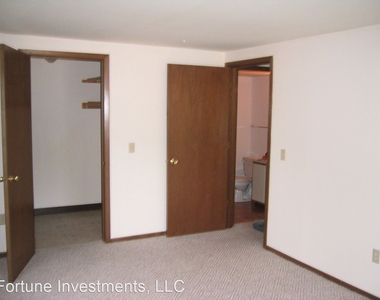 1510 Kenilworth Court - Photo Thumbnail 5