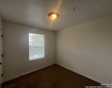 4808 Appleseed Ct - Photo Thumbnail 24
