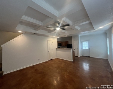 4808 Appleseed Ct - Photo Thumbnail 2