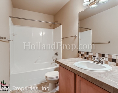 1479 Ne Alexandria Pl - Photo Thumbnail 22