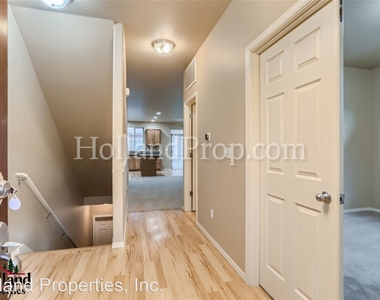 1479 Ne Alexandria Pl - Photo Thumbnail 3