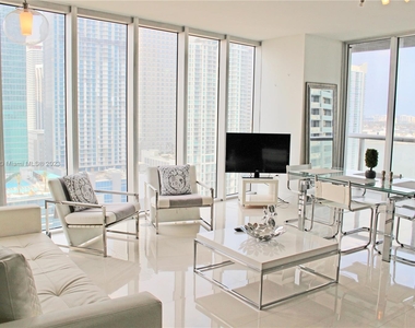 485 Brickell Ave - Photo Thumbnail 0