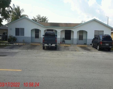 7610 Sw 10th St - Photo Thumbnail 1