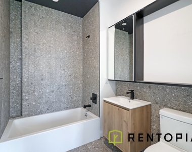 228 Berry Street - Photo Thumbnail 7