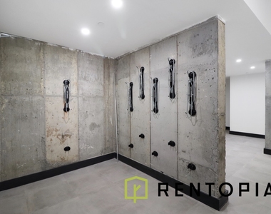 228 Berry Street - Photo Thumbnail 18