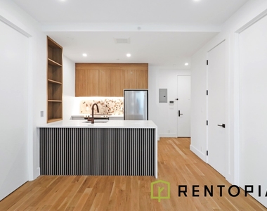 228 Berry Street - Photo Thumbnail 3
