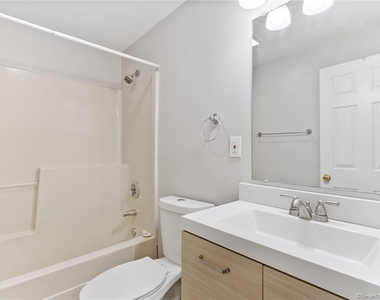 1492 North Avenue - Photo Thumbnail 9