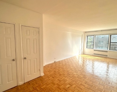 99-21 67th Rd - Photo Thumbnail 2
