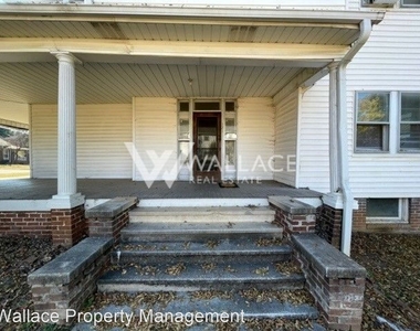 121 Stanley Avenue - Photo Thumbnail 1