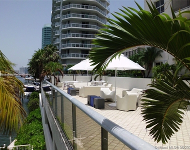 5880 Collins Ave - Photo Thumbnail 19