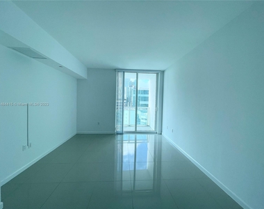 950 Brickell Bay Dr - Photo Thumbnail 12