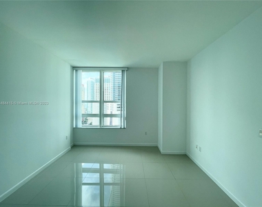 950 Brickell Bay Dr - Photo Thumbnail 21