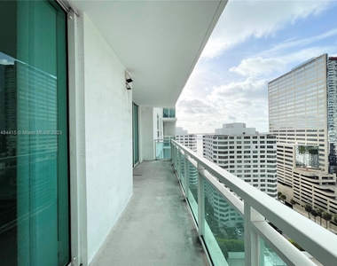 950 Brickell Bay Dr - Photo Thumbnail 4