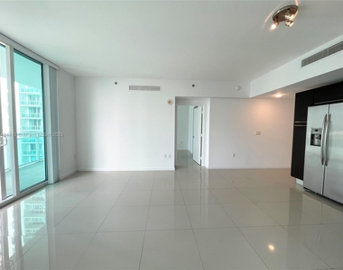 950 Brickell Bay Dr - Photo Thumbnail 11