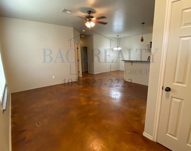 1844 Cypress Ln - Photo Thumbnail 3