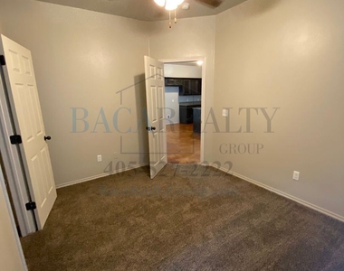 1844 Cypress Ln - Photo Thumbnail 12