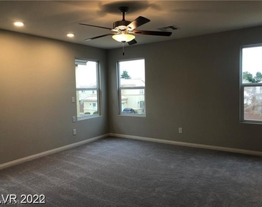 2646 Topaz Blue Street - Photo Thumbnail 9