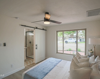 4653 E Almeria Road - Photo Thumbnail 5