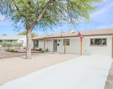 4653 E Almeria Road - Photo Thumbnail 18