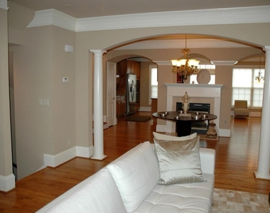 2776 Durham Drive Ne - Photo Thumbnail 8