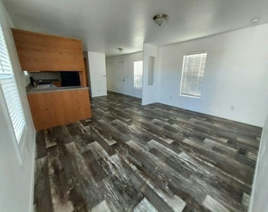 1624 Palm Street - Photo Thumbnail 3