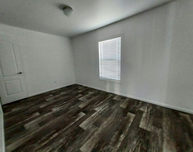 1624 Palm Street - Photo Thumbnail 9