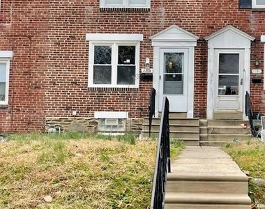 2215 Windsor Ave - Photo Thumbnail 2