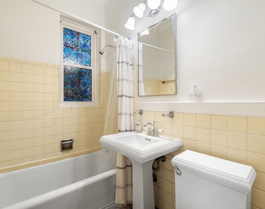 5345 S Hyde Park Boulevard - Photo Thumbnail 15