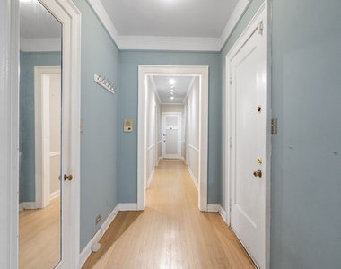 5345 S Hyde Park Boulevard - Photo Thumbnail 10