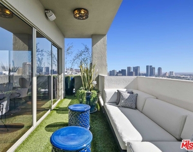 10701 Wilshire Blvd - Photo Thumbnail 6