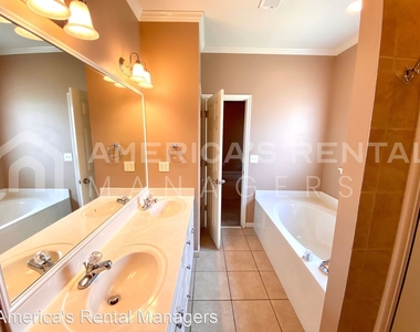 1127 Avalon Drive - Photo Thumbnail 12