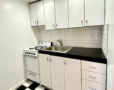 338 East 83rd Street - Photo Thumbnail 2