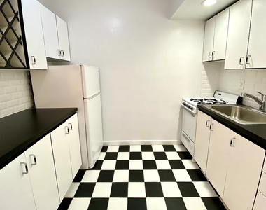 338 East 83rd Street - Photo Thumbnail 3
