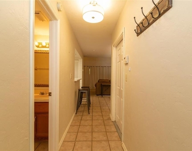 933 Sw 56th Terrace - Photo Thumbnail 10