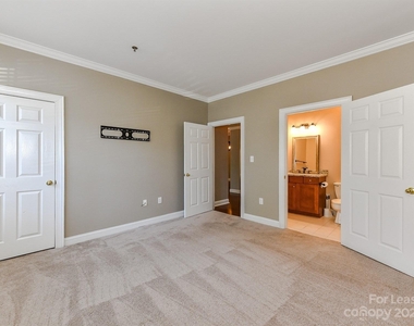 5609 Fairview Road - Photo Thumbnail 20