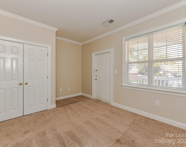 5609 Fairview Road - Photo Thumbnail 24